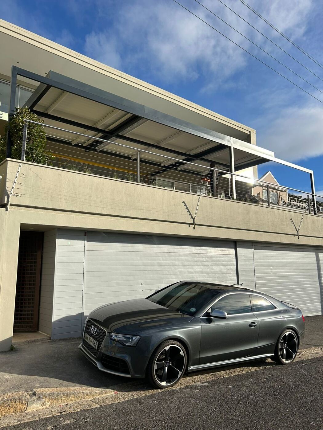 Charcoal Louvre Roof, Sea Point — view 3.